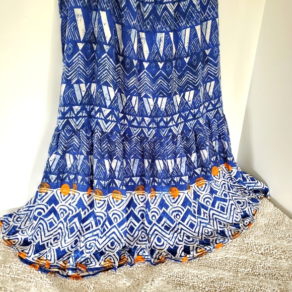 Blue and White Geometric Pattern Dress - Picture 10 of 15